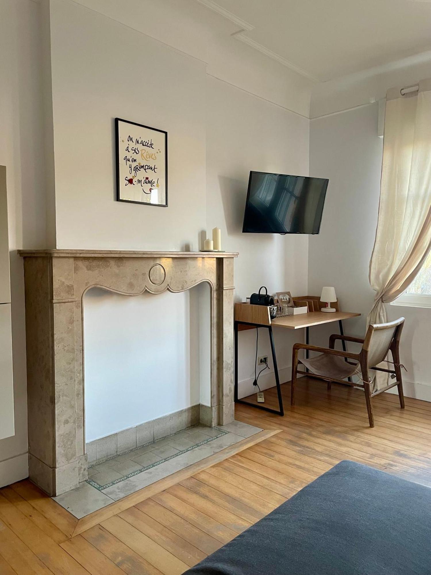 Le Castel Mosan Apartment นามูร์ ภายนอก รูปภาพ